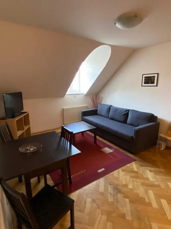 Beautiful Apartment Near Florenc Area Of Praha